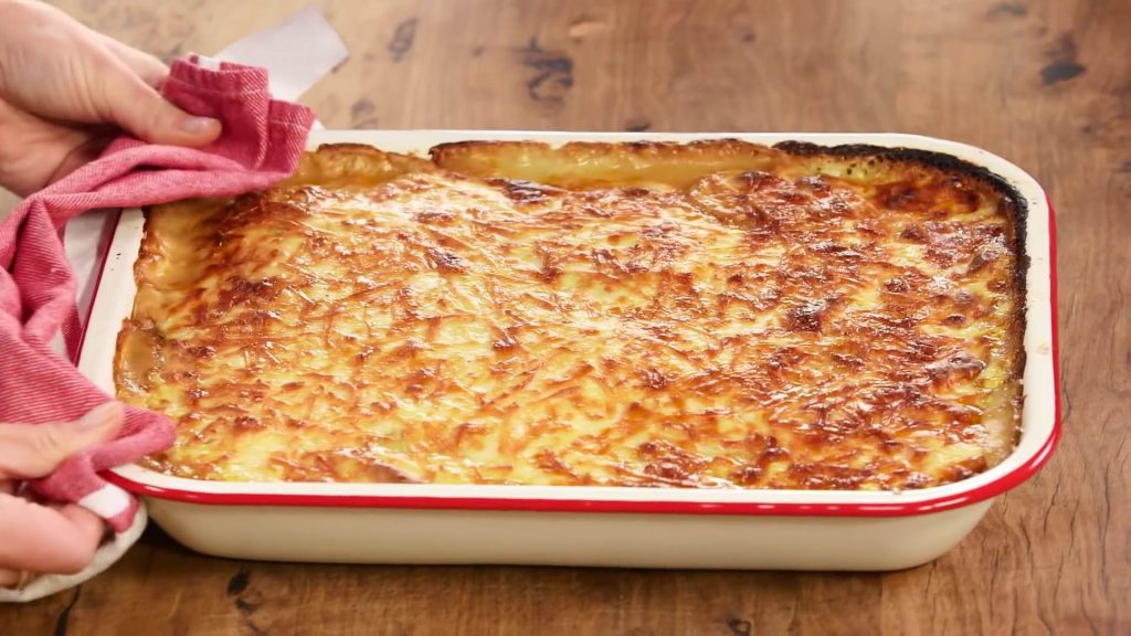 Moussaka is a well known Greek dish traditionally made with lamb. Watch Justine make a delicious variation of Moussaka with Safcol Tuna. This Tuna Moussaka is ultimate comfort food which is kind on the hip pocket. You can enjoy this meal all year round, but it's a perfect family meal served on a cooler evening. If you're lucky, there might be some leftovers for another night, and we all know that leftovers taste even better!